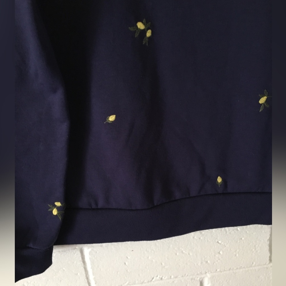 Gloria Vanderbilt | Navy Sweatshirt with Lemon Yellow Florals Embroidery πβ¨πππ± - Picture 13 of 16